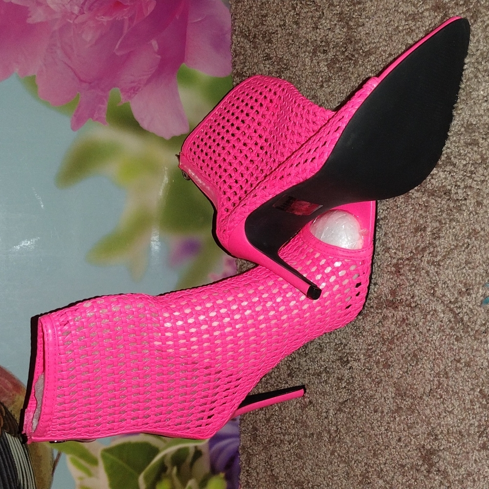 Booties size 7.5 - Pink